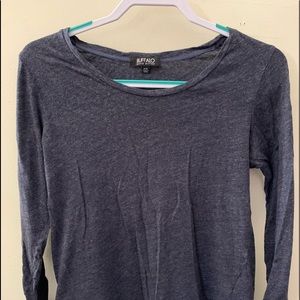 Light weight long sleeve in dark blue